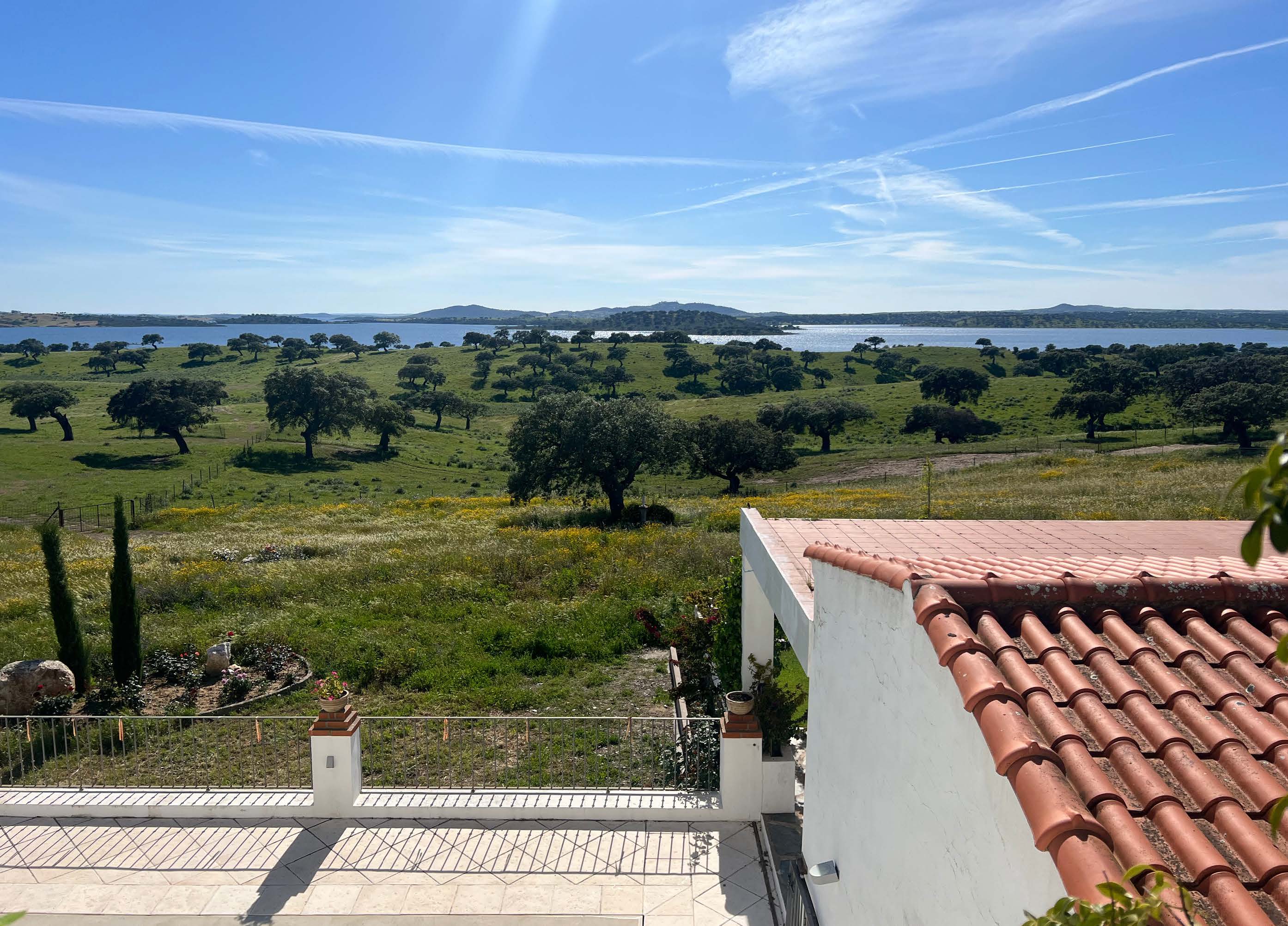 A hidden gem on the border: exclusivity on the shores of the Alqueva Reservoir