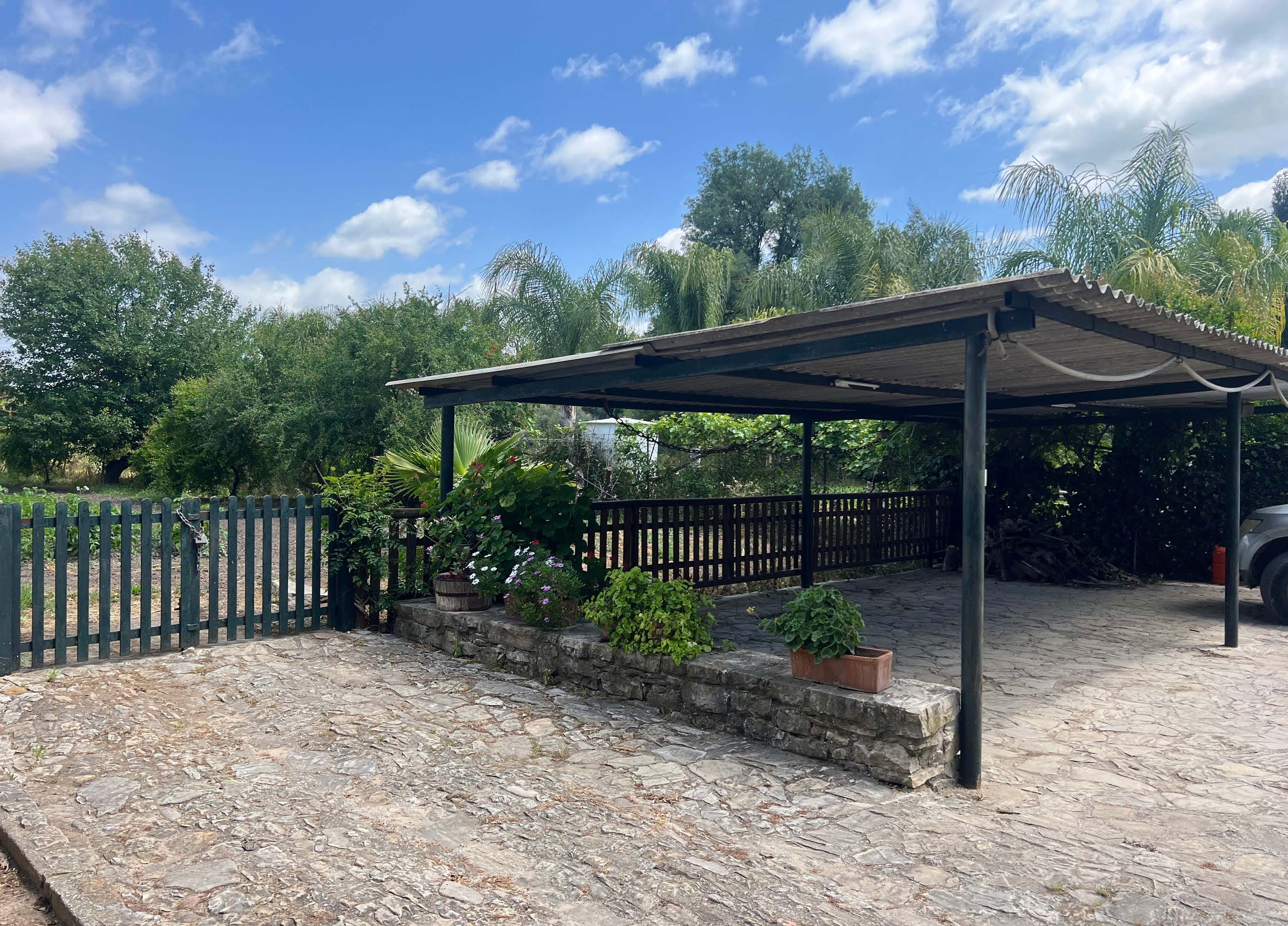 Exclusive Country House with Gardens and Pool in a Natural Setting near Marchenilla — photo 12 of 21