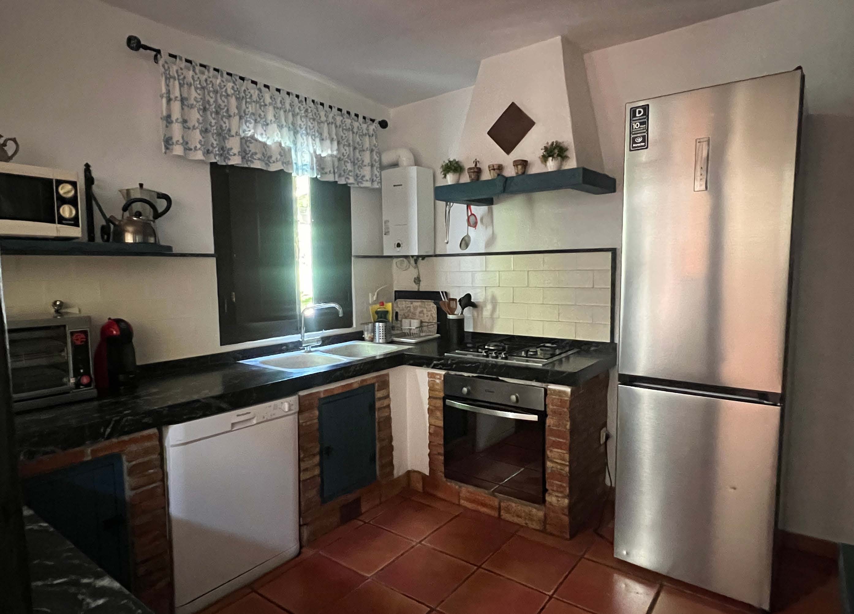 Exclusive Country House with Gardens and Pool in a Natural Setting near Marchenilla — photo 5 of 21