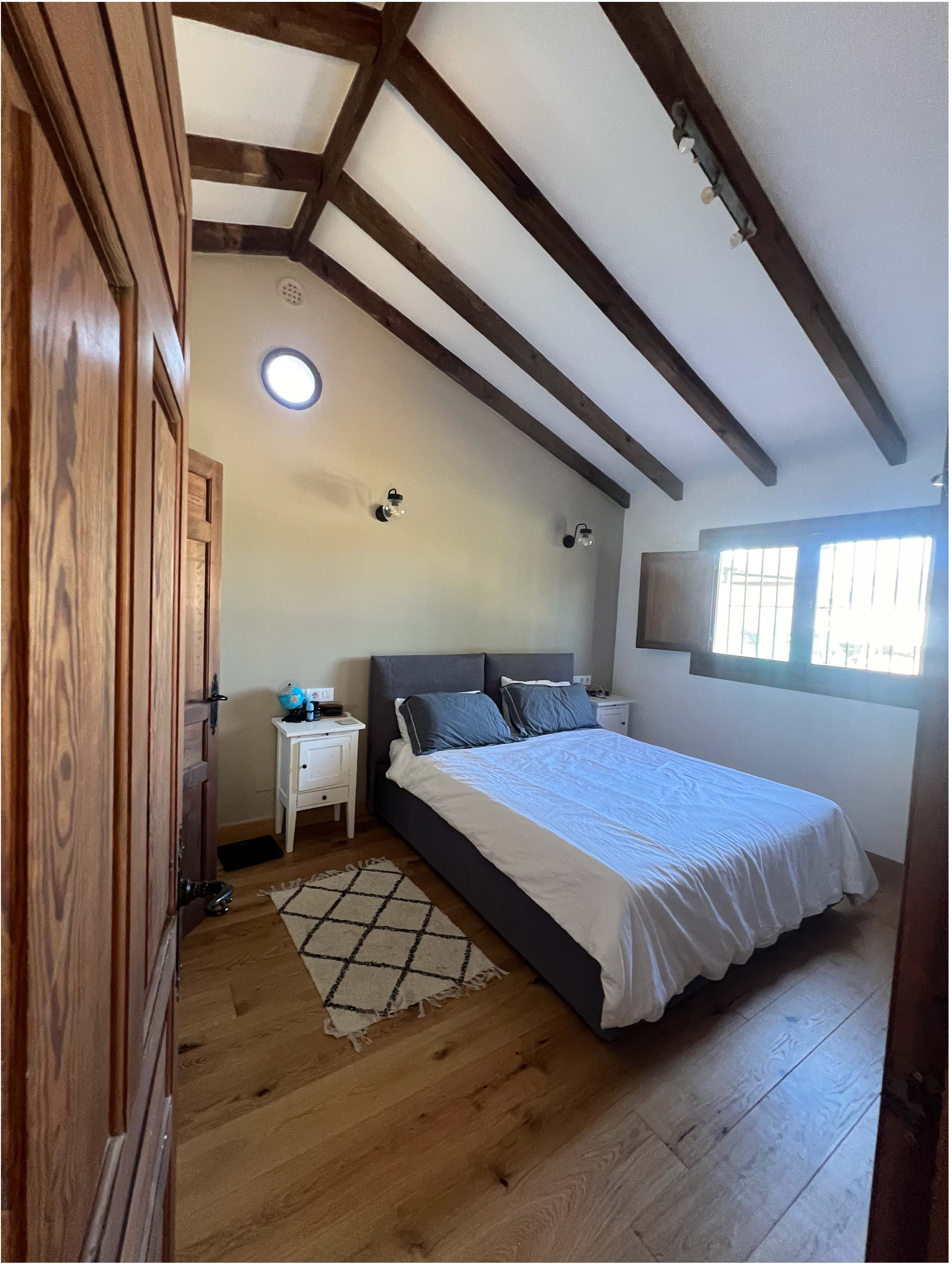 Magnificent equestrian estate with polo field. — photo 9 of 17