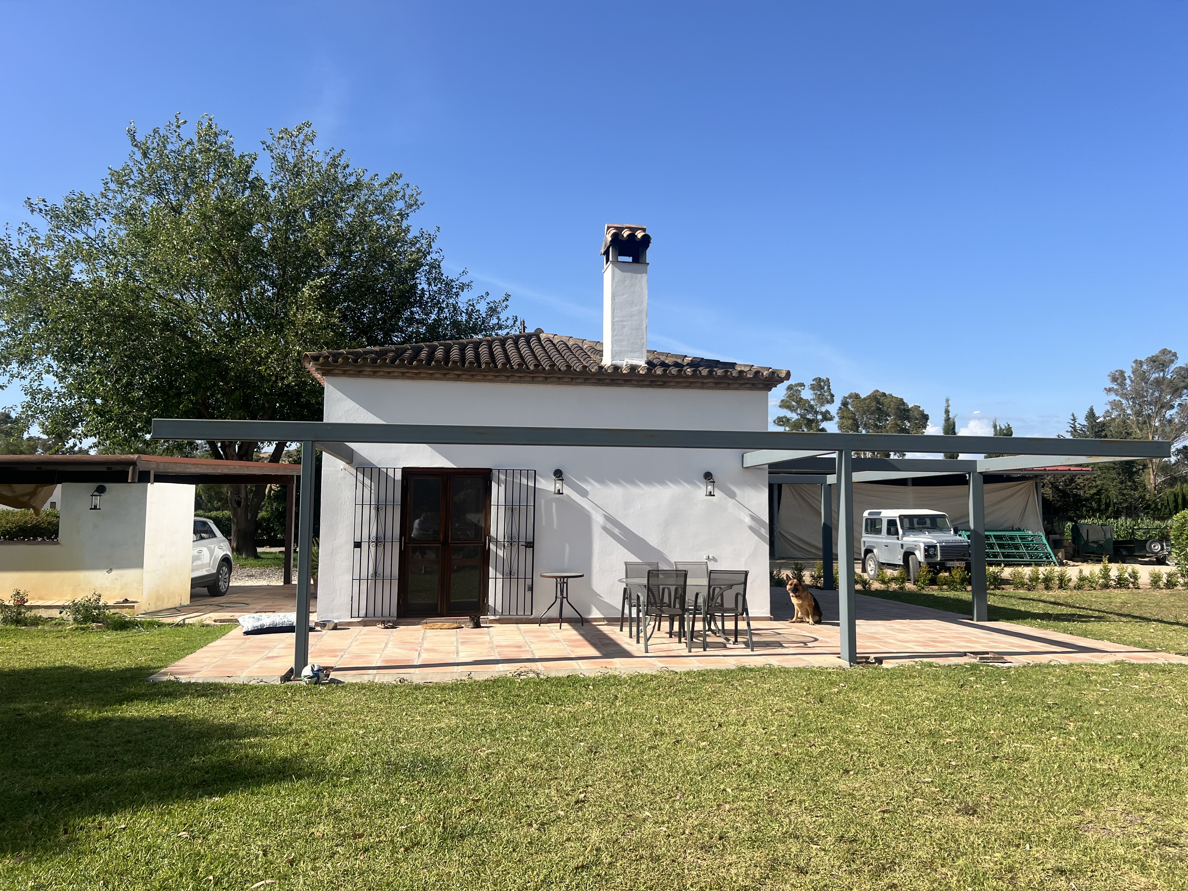 Magnificent equestrian estate with polo field. — photo 8 of 17