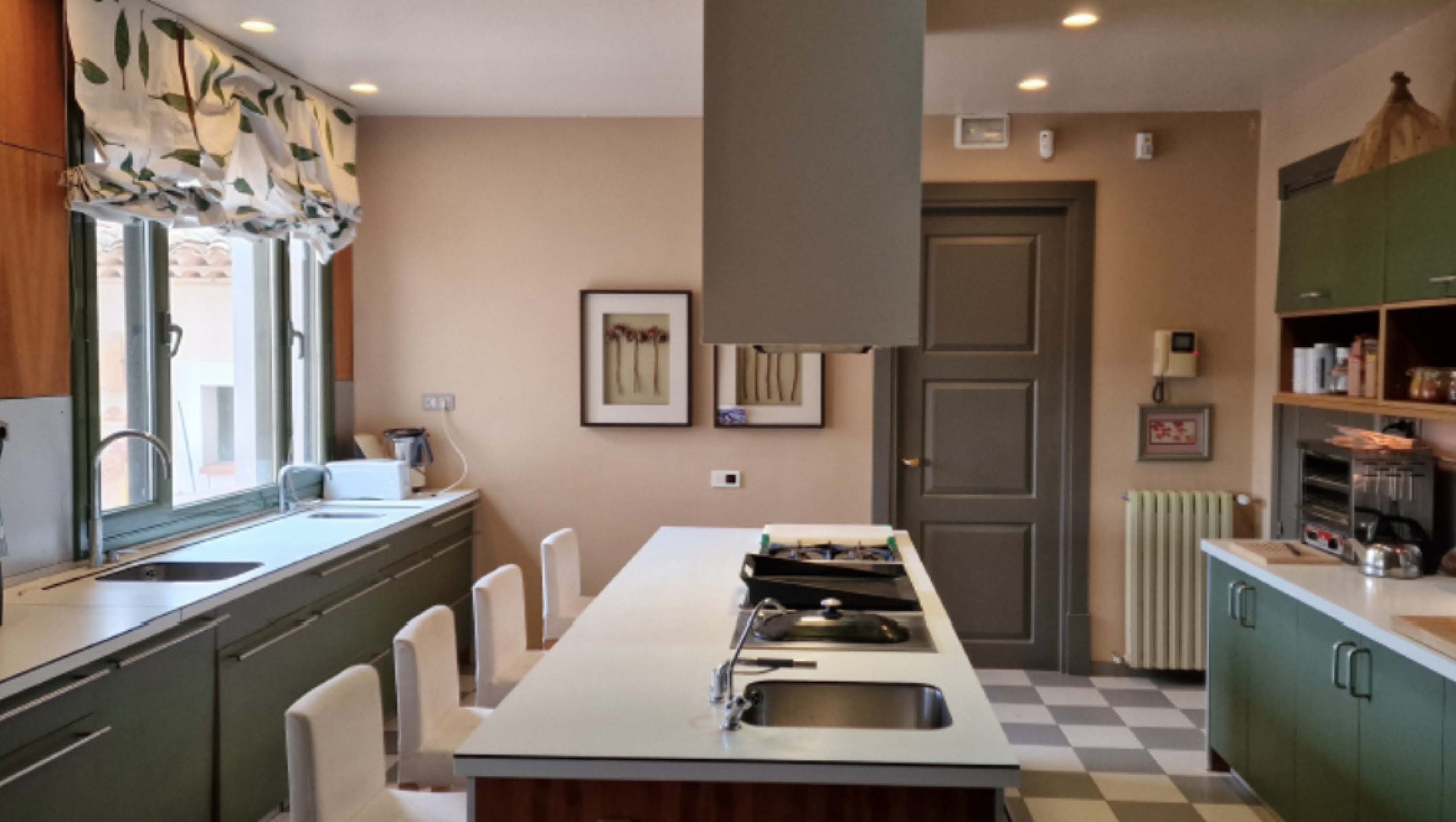 LUXURY RESIDENCE - CUENCA — photo 6 of 6