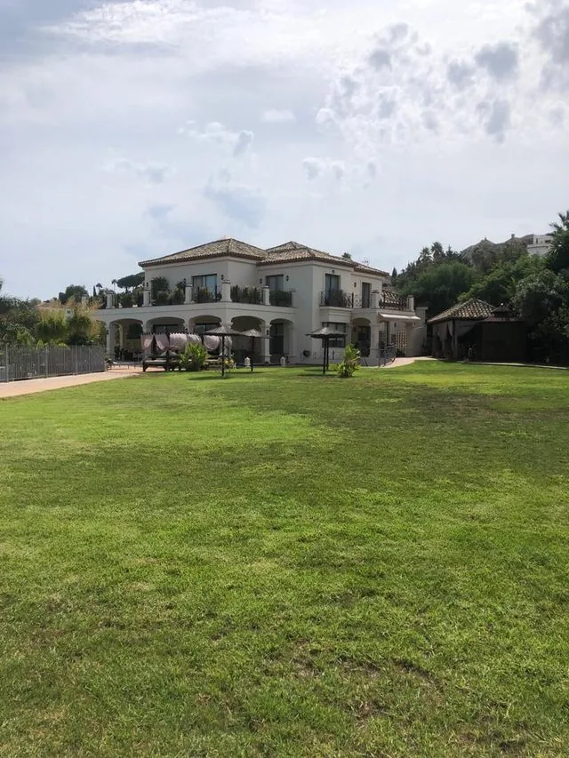 Exceptional Detached Villa in Sotogrande Alto – Golf & Lake Views | Private Spa |  — photo 7 of 29
