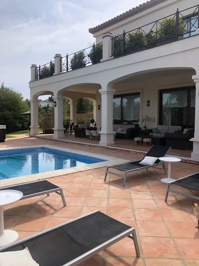 Exceptional Detached Villa in Sotogrande Alto – Golf & Lake Views | Private Spa | — photo 20 of 29