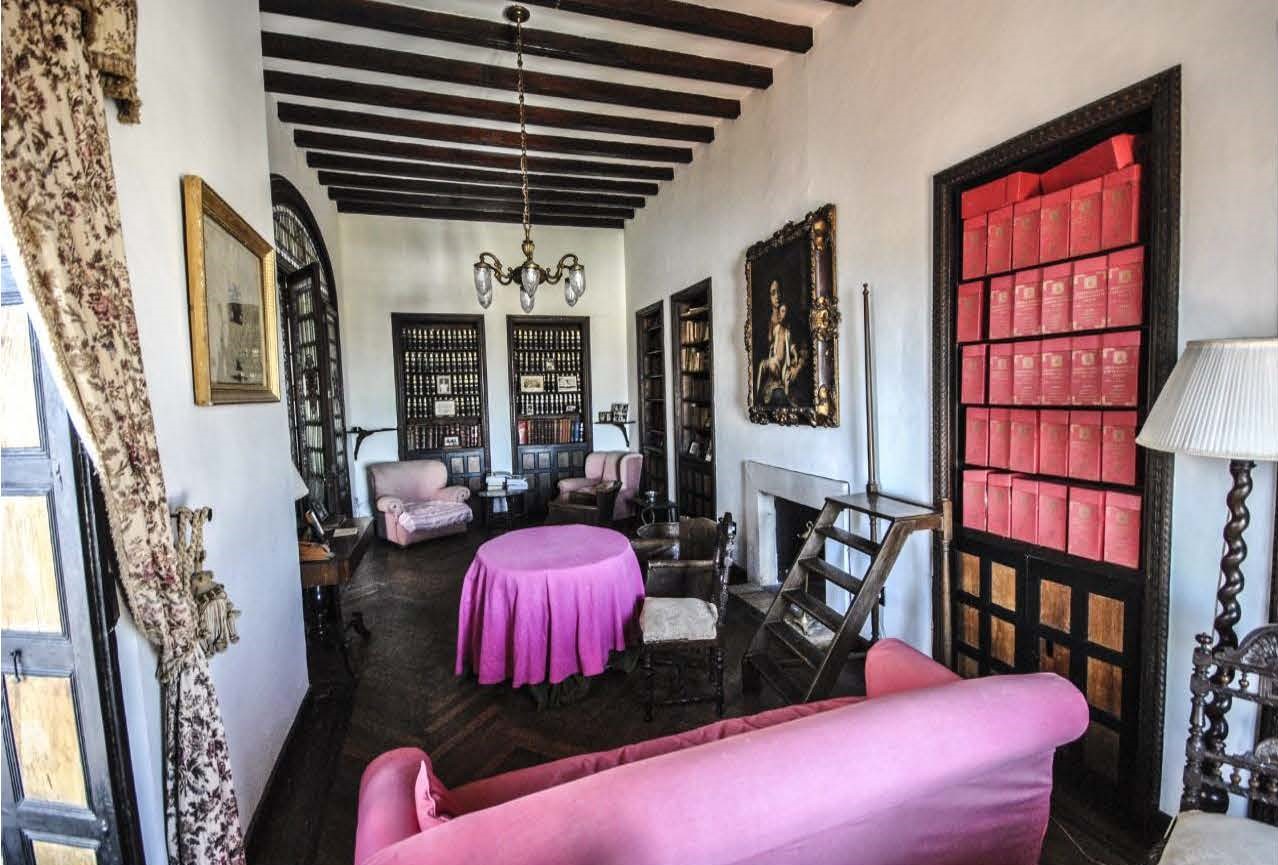 Majestic Manor House in Estepa — photo 4 of 10