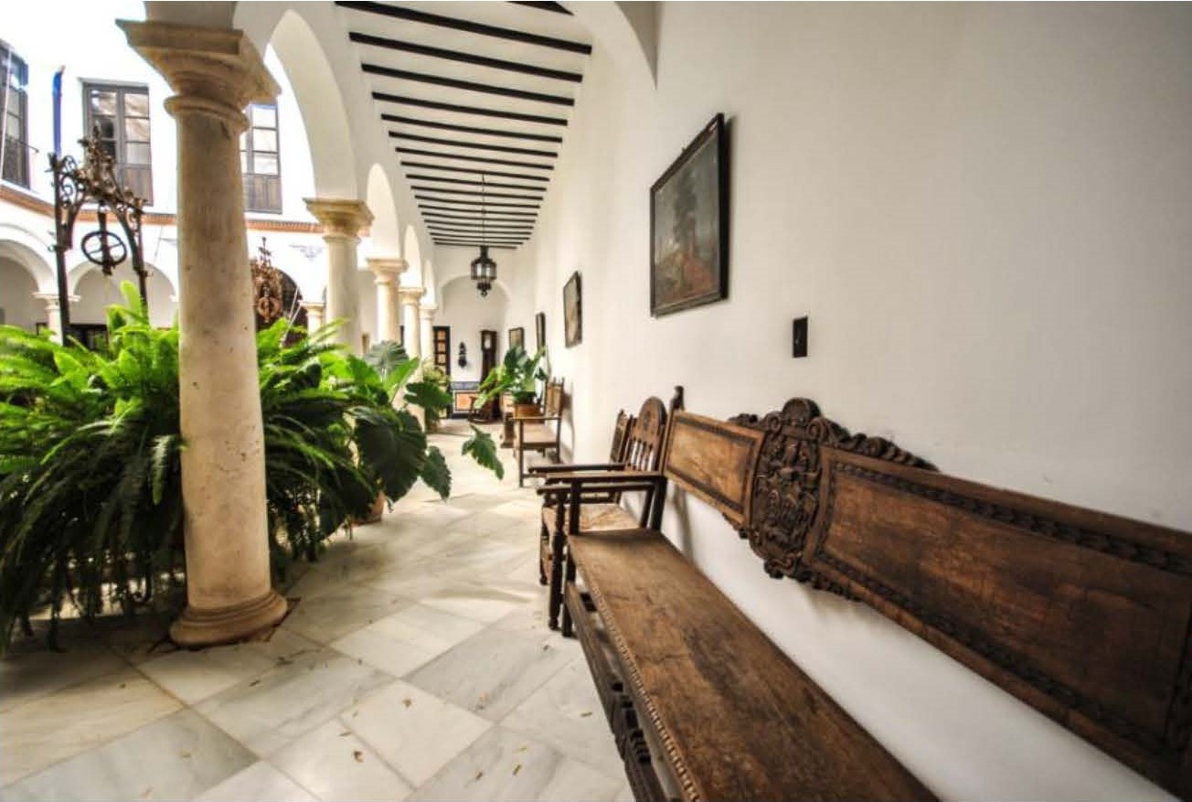 Majestic Manor House in Estepa — photo 8 of 10