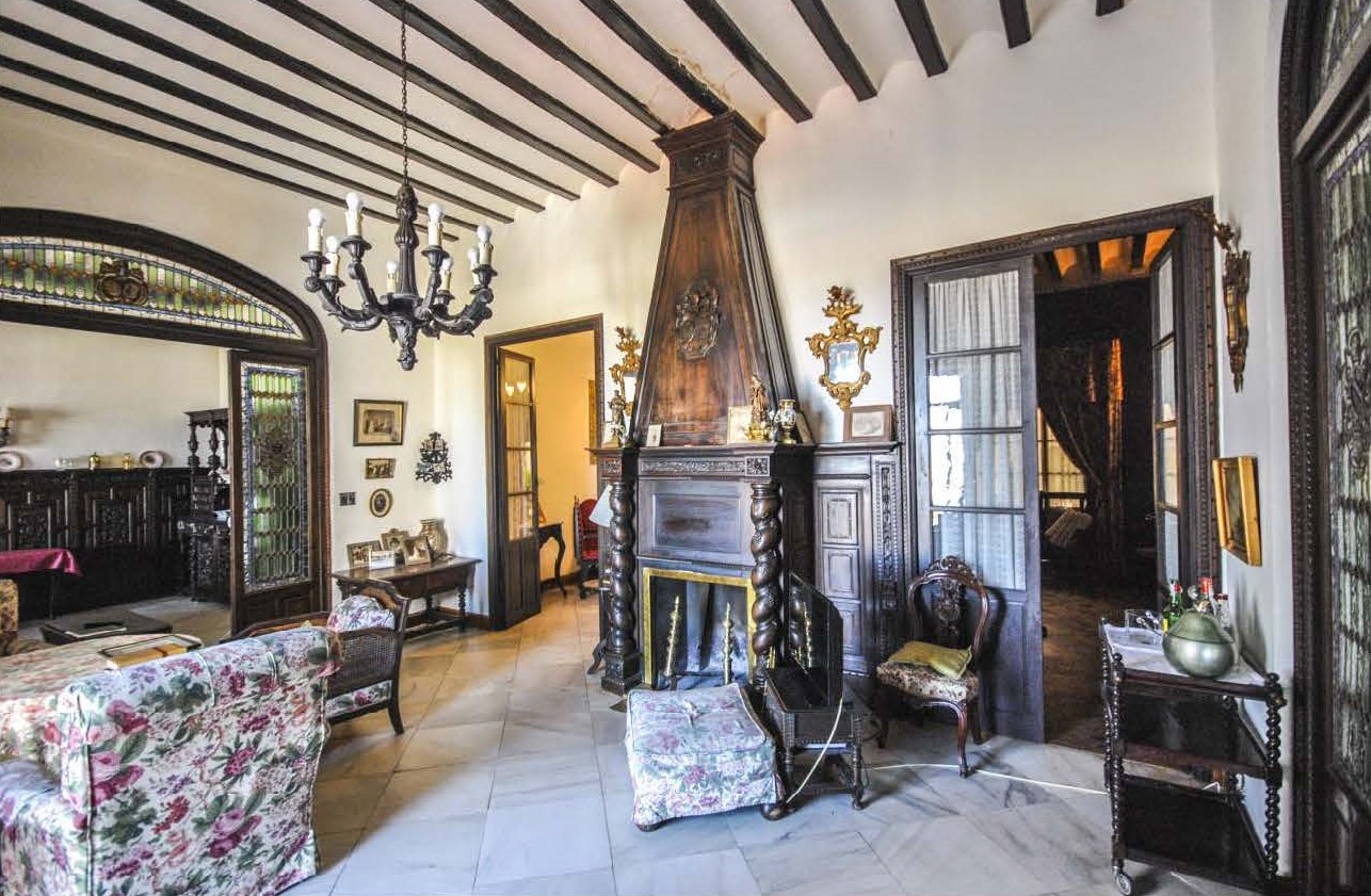 Majestic Manor House in Estepa — photo 3 of 10